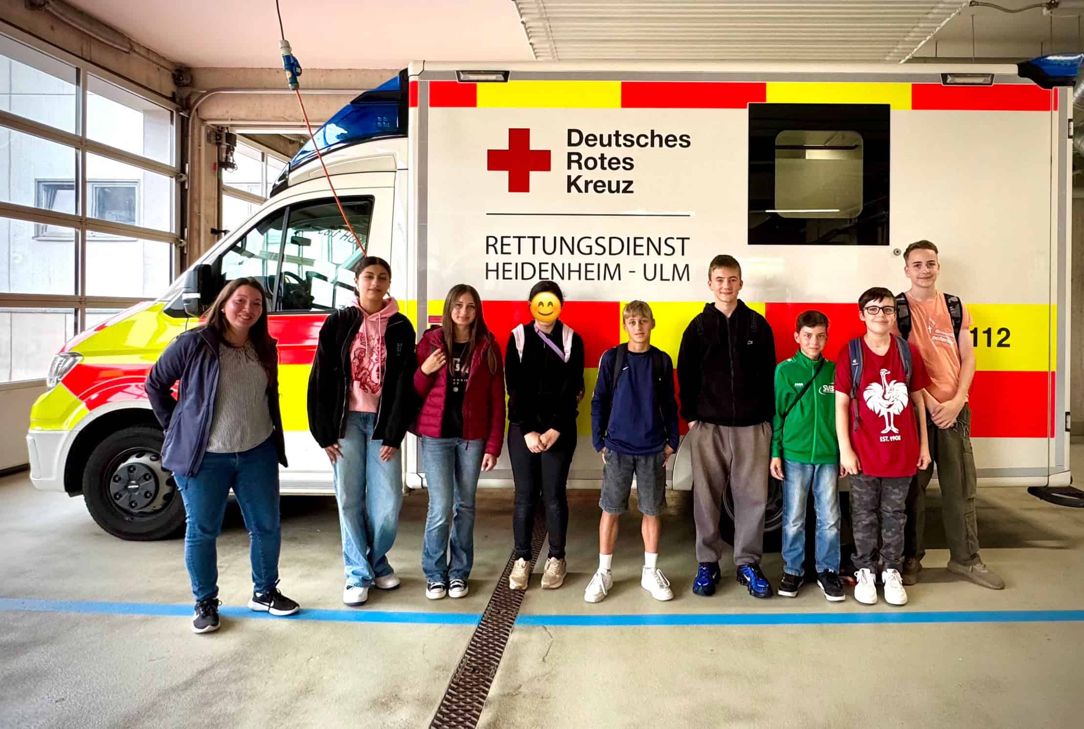 Projektgruppe „Erste Hilfe“ zu Besuch bei der Rettungswache Heidenheim (24.07.25)