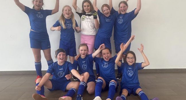 Mädchenfußball: Hervorragender 3 Platz für Bibrisschülerinnen