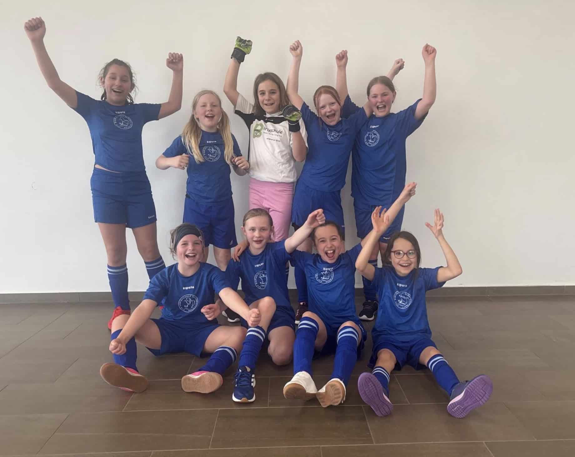 Mädchenfußball: Hervorragender 3 Platz für Bibrisschülerinnen